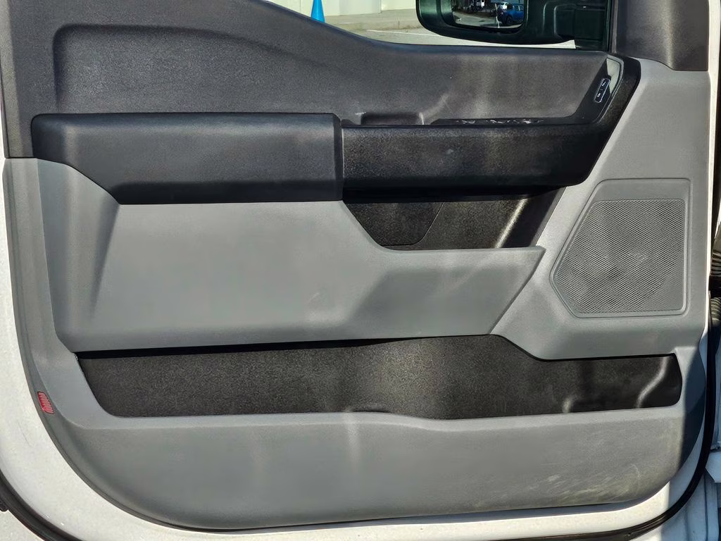 2024 Oxford White Ford Super Duty F-250 SRW XL 4X4 Truck