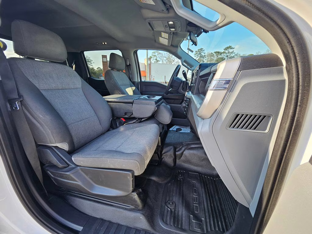 2024 Oxford White Ford Super Duty F-250 SRW XL 4X4 Truck