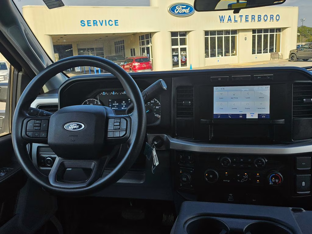 2024 Oxford White Ford Super Duty F-250 SRW XL 4X4 Truck