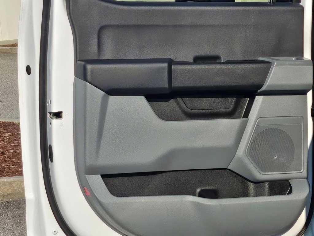 2024 Oxford White Ford Super Duty F-250 SRW XL 4X4 Truck