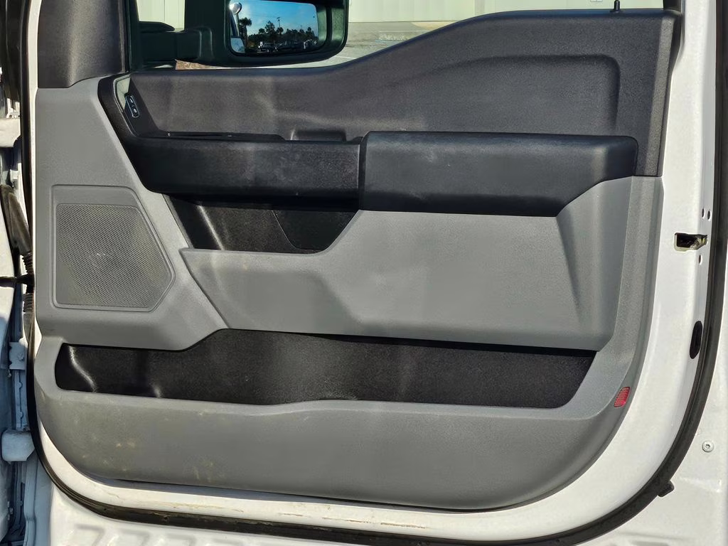 2024 Oxford White Ford Super Duty F-250 SRW XL 4X4 Truck