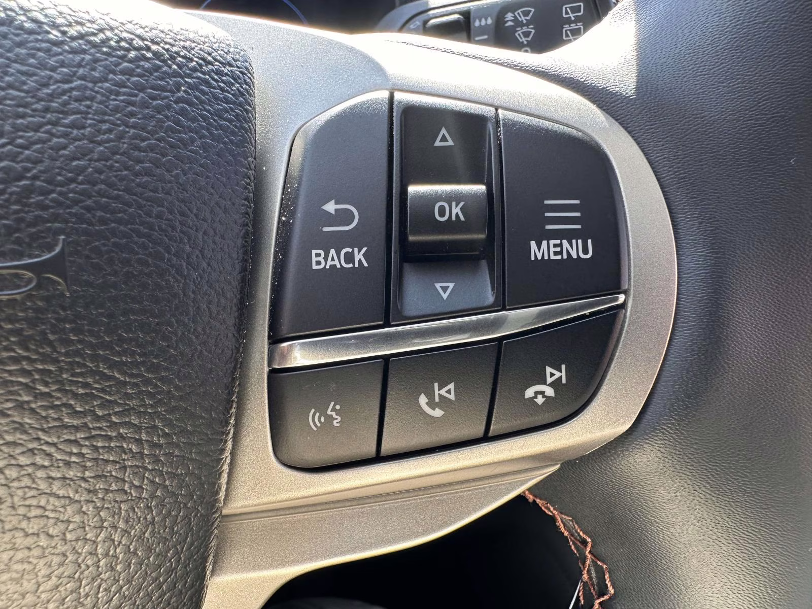 2025 Agate Black Metallic Ford Explorer Active 4WD 4X4 SUV