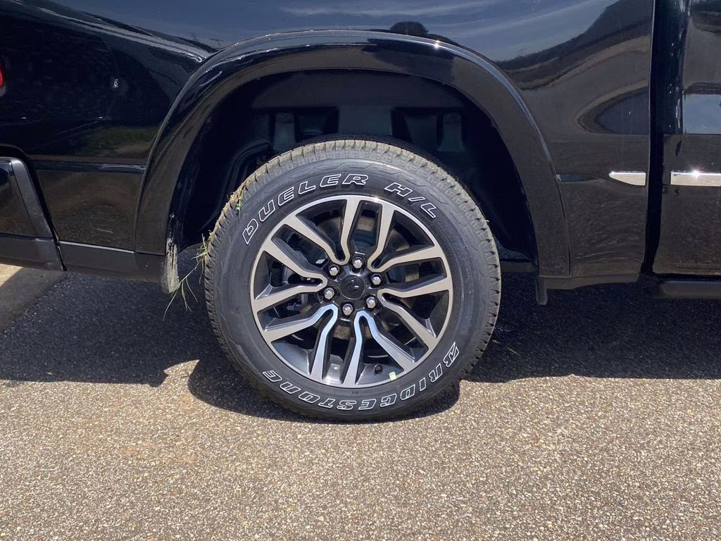 2026 Diamond Black Crystal Pearlcoat Ram 1500 Limited 4X4 Truck