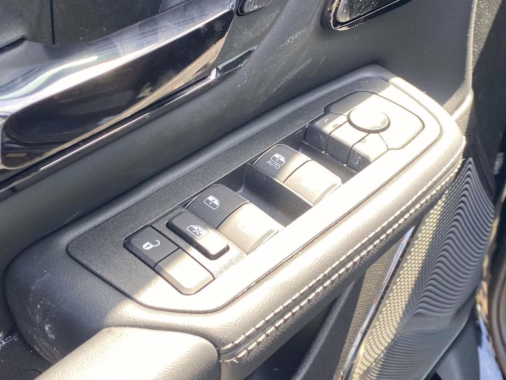 2026 Diamond Black Crystal Pearlcoat Ram 1500 Limited 4X4 Truck