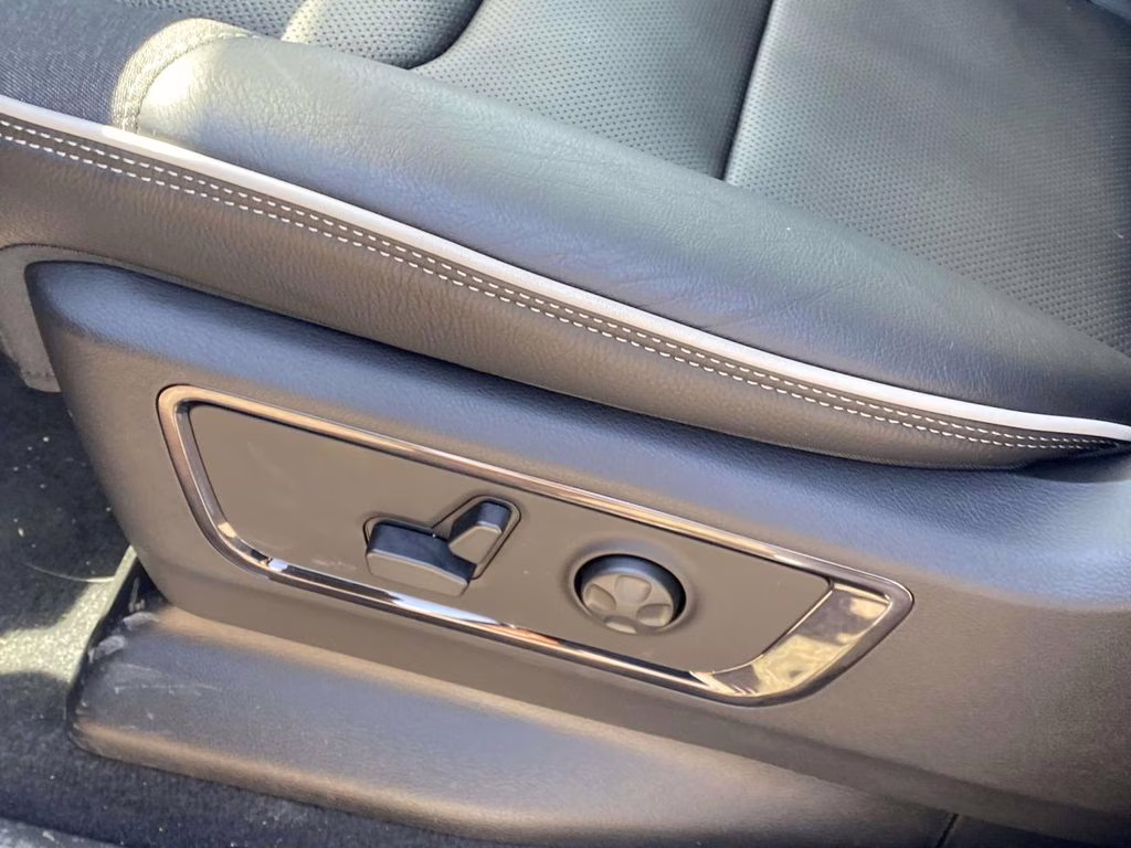 2026 Diamond Black Crystal Pearlcoat Ram 1500 Limited 4X4 Truck