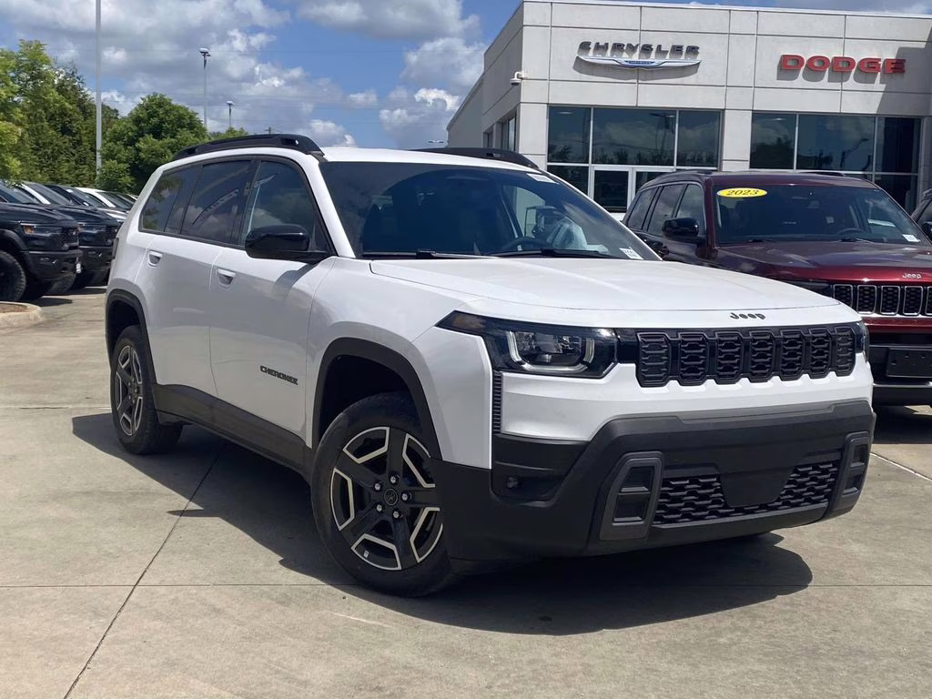2026 Bright White Clearcoat Jeep Cherokee Laredo 4X4 SUV