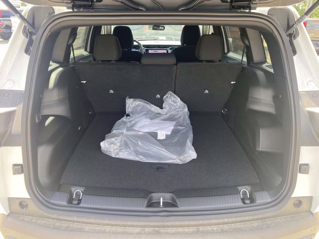 2026 Bright White Clearcoat Jeep Cherokee Laredo 4X4 SUV