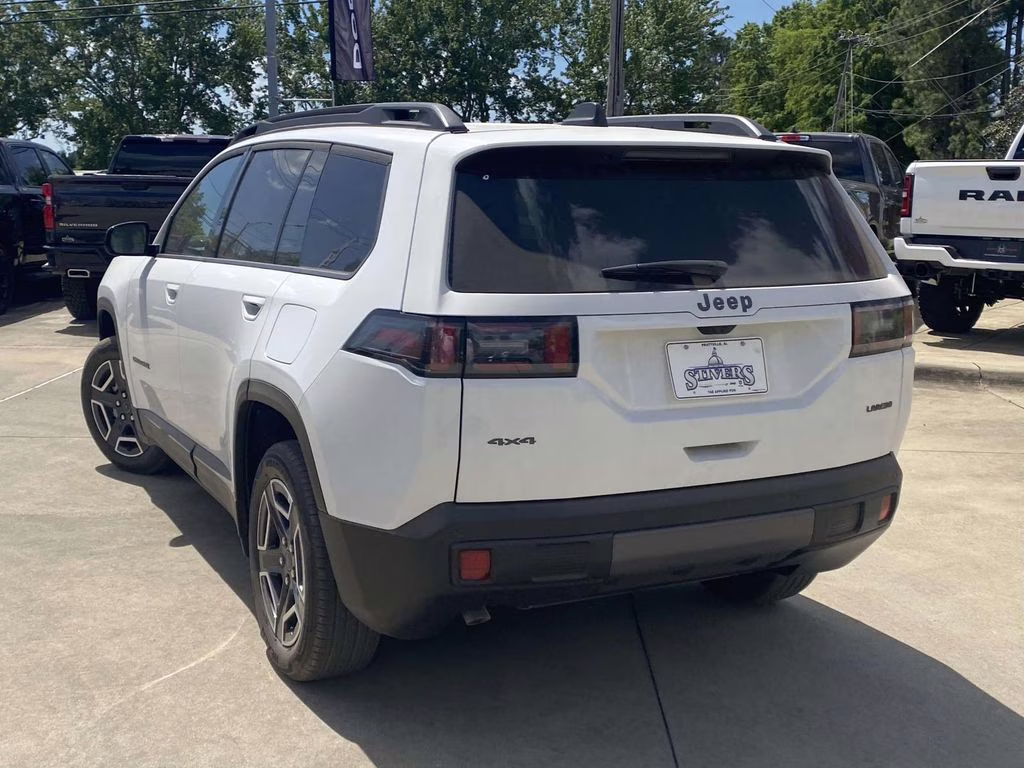 2026 Bright White Clearcoat Jeep Cherokee Laredo 4X4 SUV