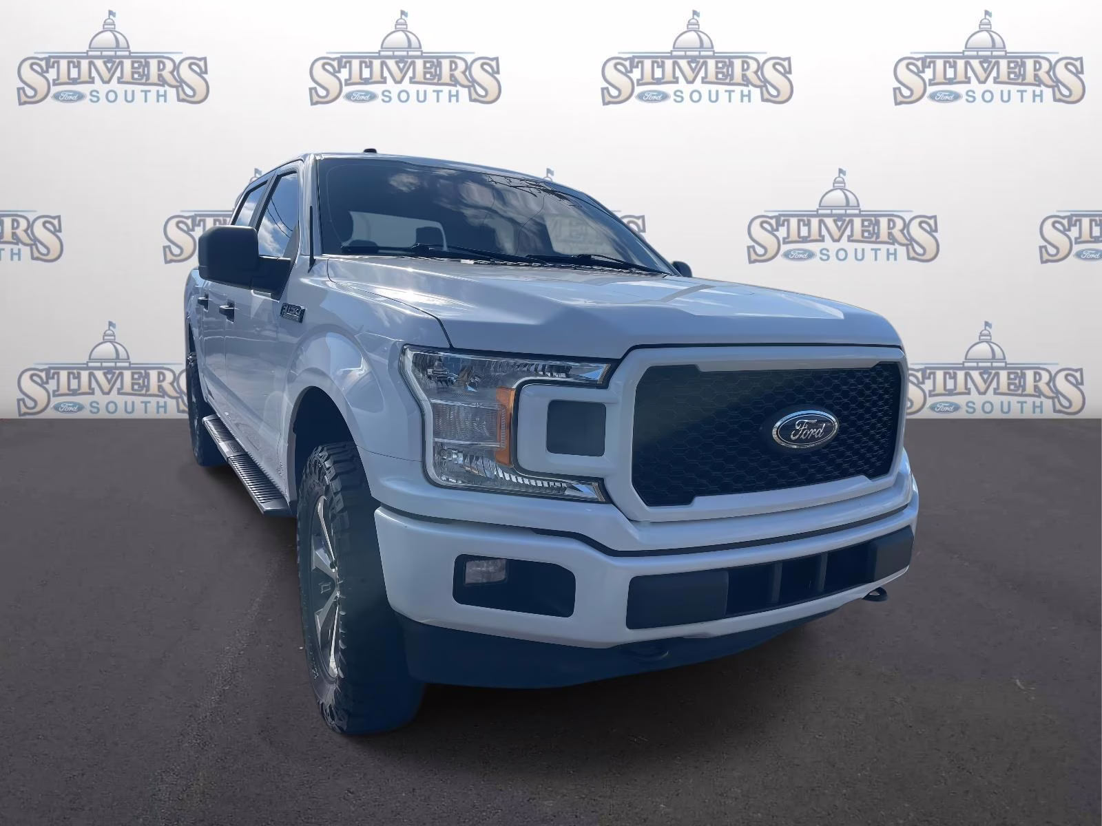 2019 Oxford White Ford F-150 XL 4X4 Truck