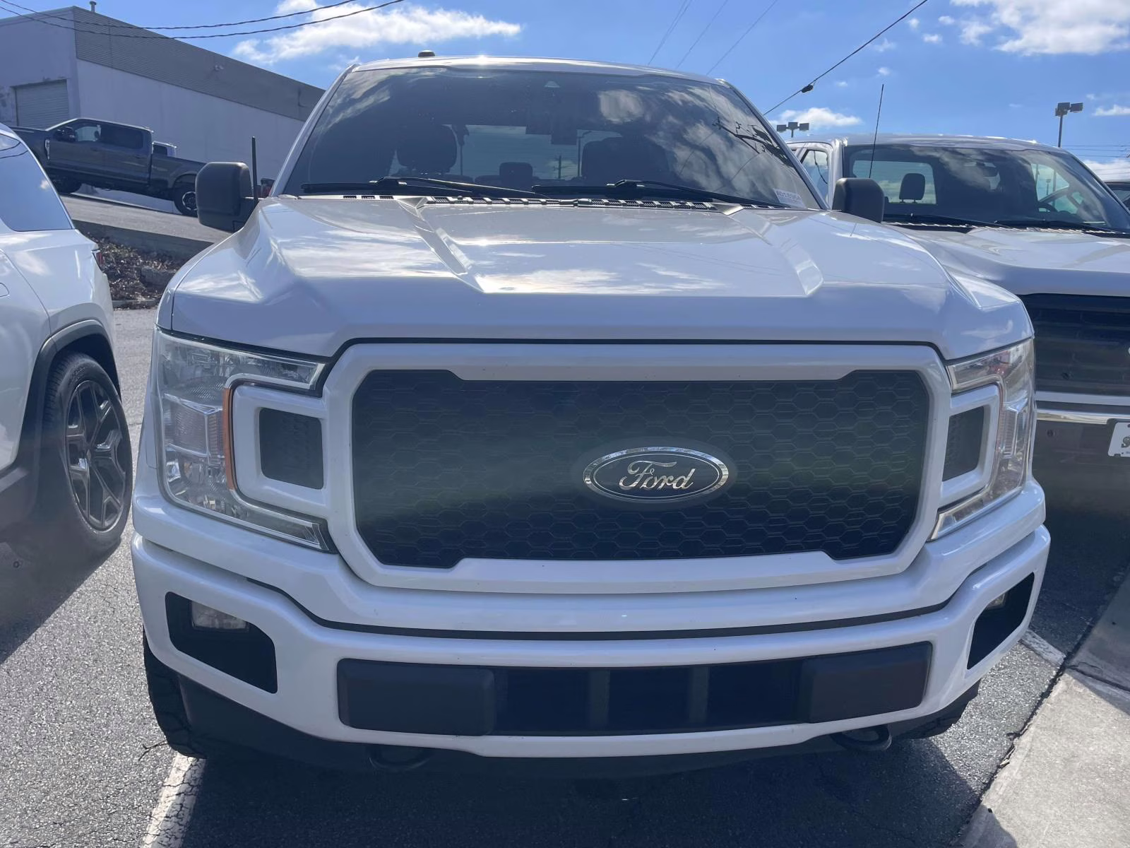 2019 Oxford White Ford F-150 XL 4X4 Truck