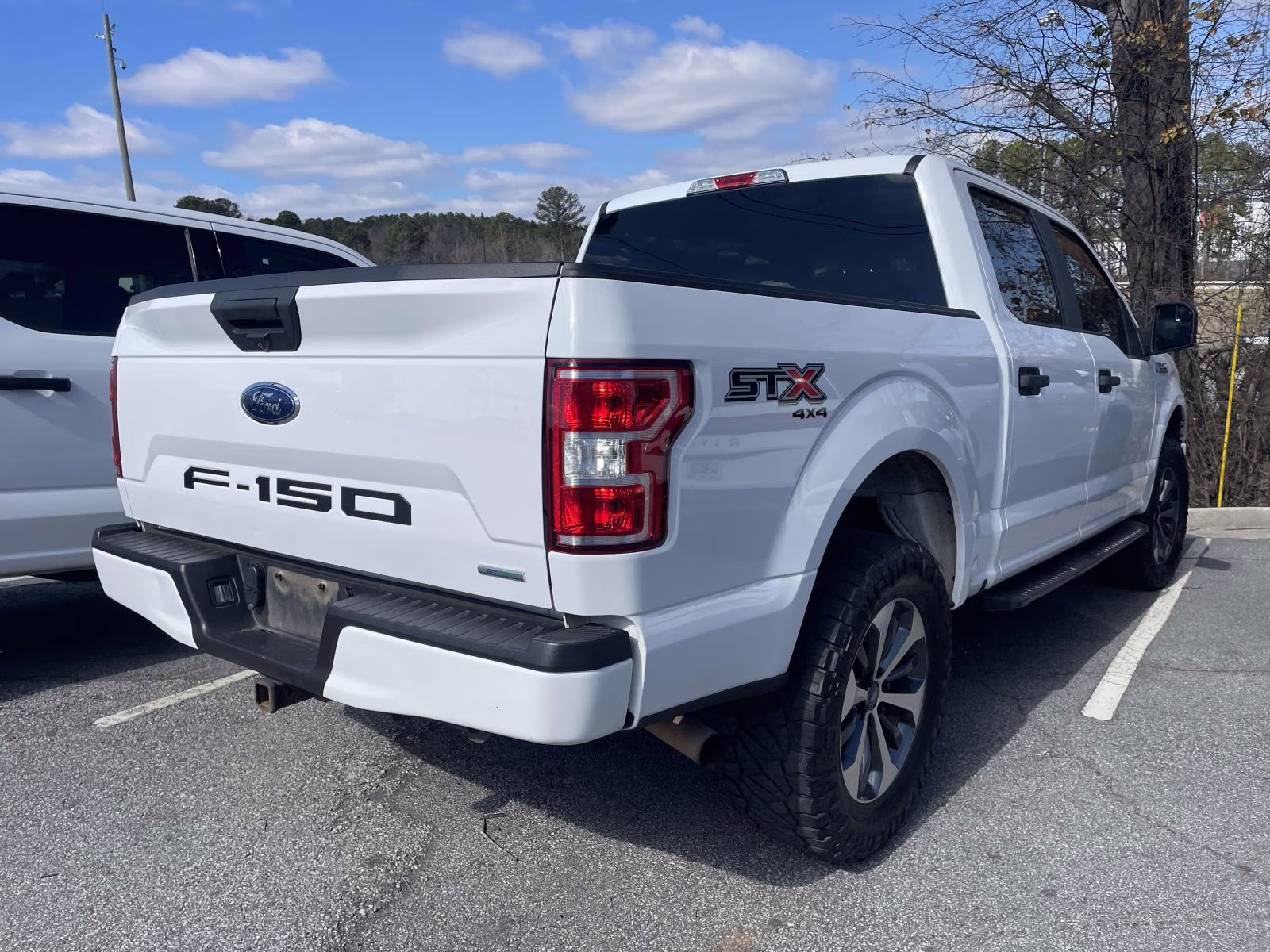 2019 Oxford White Ford F-150 XL 4X4 Truck