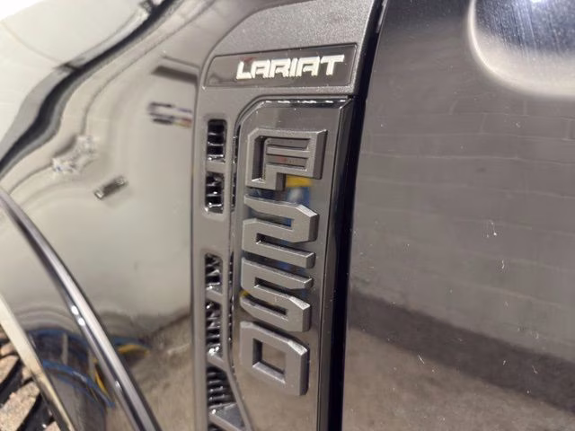 2026 Agate Black Metallic Ford Super Duty F-250 SRW Lariat Waldoch M80X 4X4 Truck