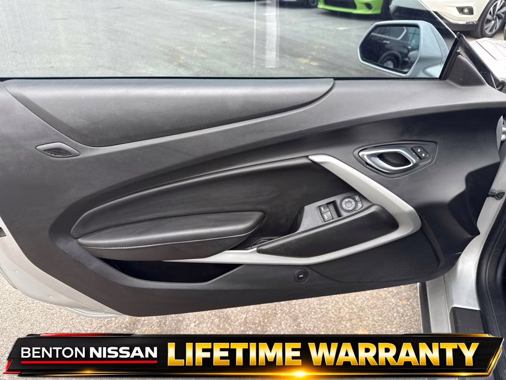 2018 Silver Ice Metallic Chevrolet Camaro 1LT RWD Coupe