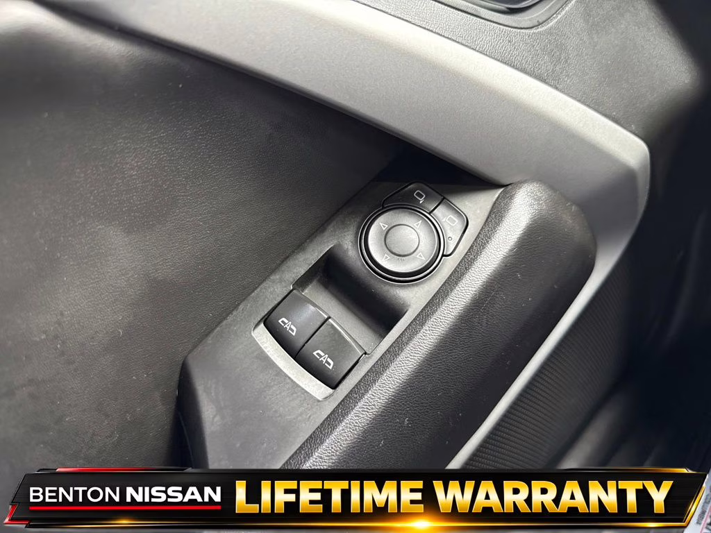 2018 Silver Ice Metallic Chevrolet Camaro 1LT RWD Coupe