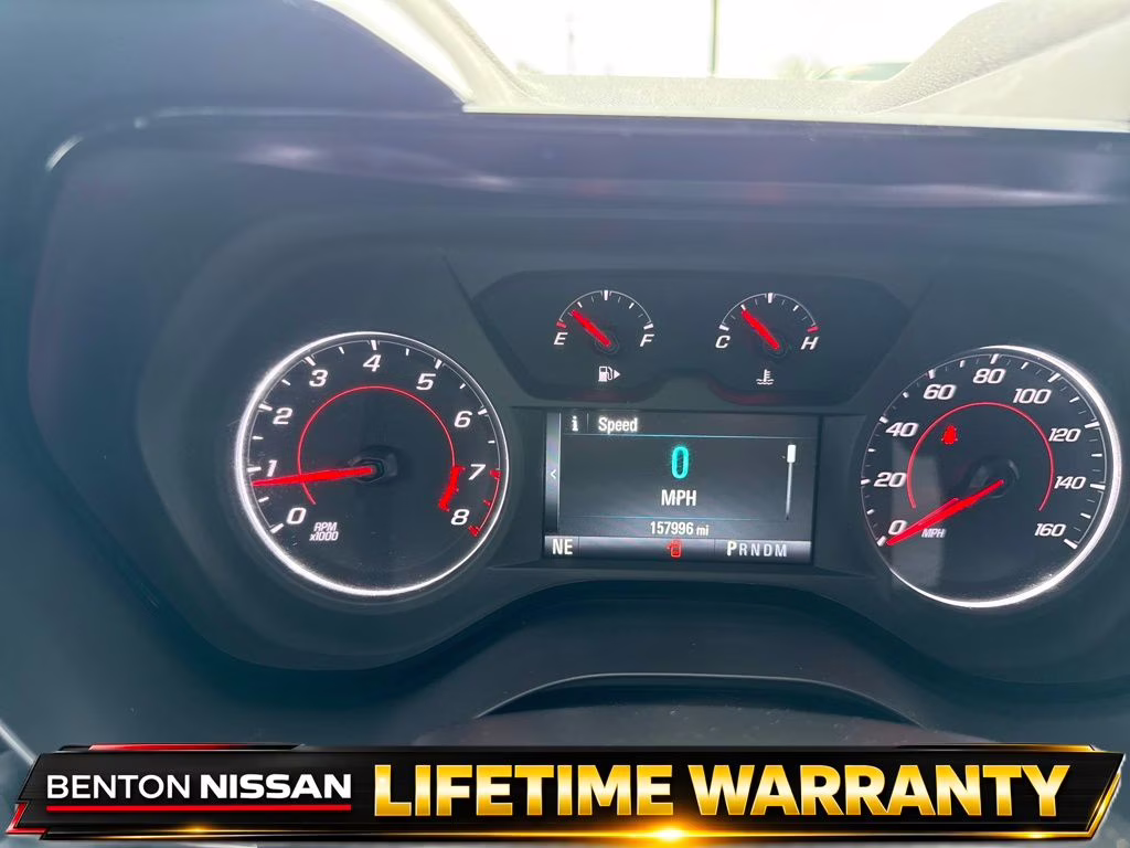 2018 Silver Ice Metallic Chevrolet Camaro 1LT RWD Coupe