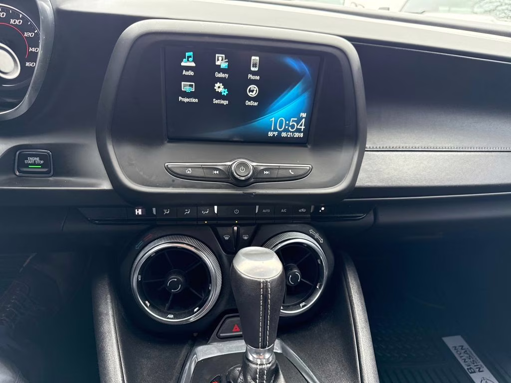 2018 Silver Ice Metallic Chevrolet Camaro 1LT RWD Coupe