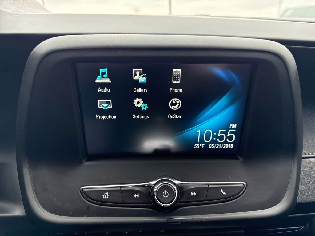 2018 Silver Ice Metallic Chevrolet Camaro 1LT RWD Coupe