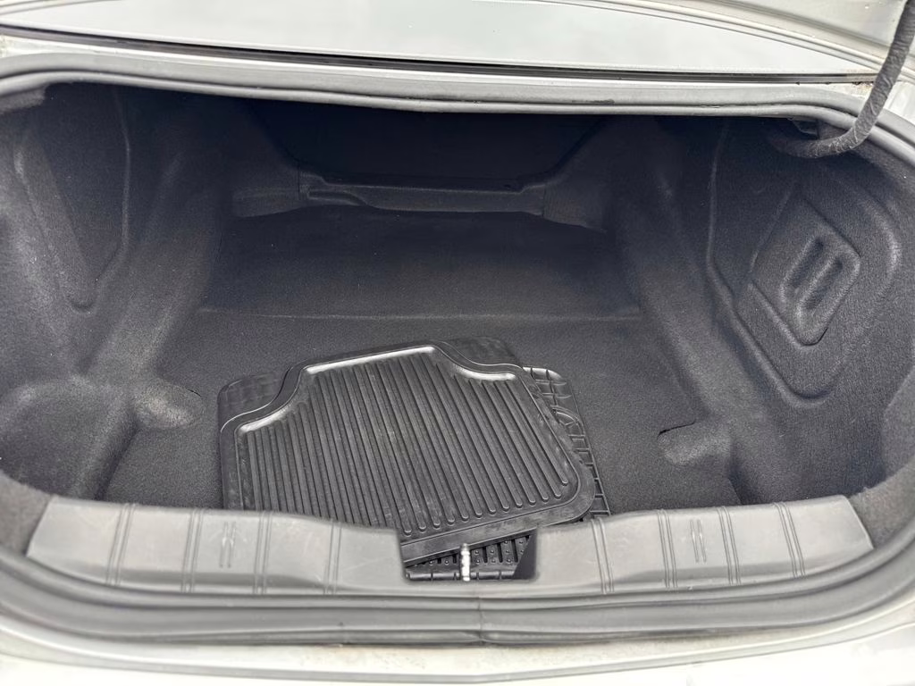 2018 Silver Ice Metallic Chevrolet Camaro 1LT RWD Coupe