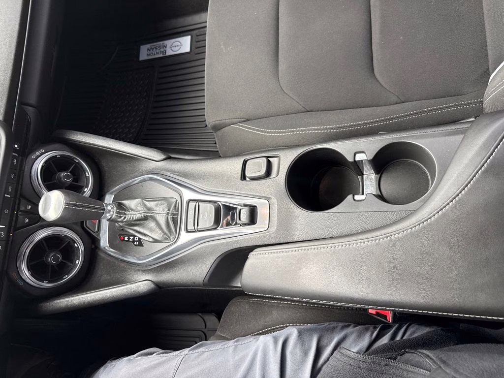 2018 Silver Ice Metallic Chevrolet Camaro 1LT RWD Coupe