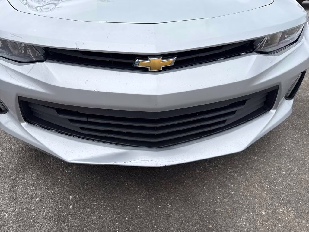 2018 Silver Ice Metallic Chevrolet Camaro 1LT RWD Coupe