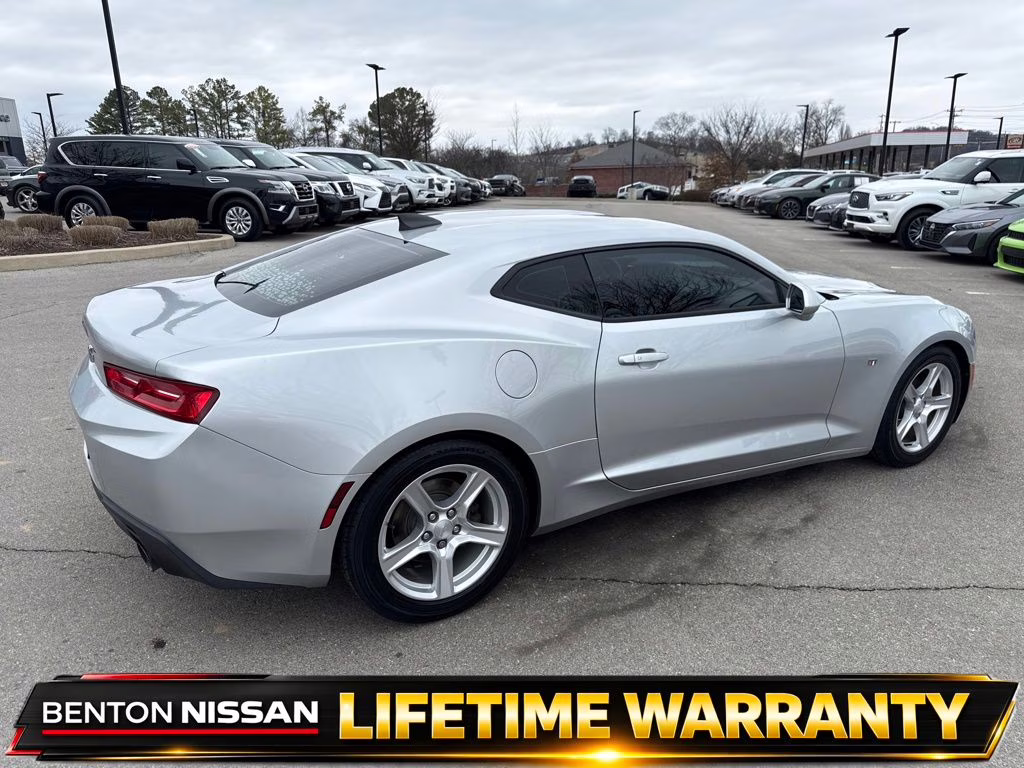 2018 Silver Ice Metallic Chevrolet Camaro 1LT RWD Coupe