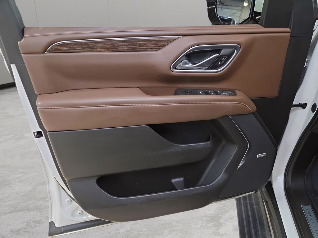 2021 Iridescent Pearl Tricoat Chevrolet Suburban High Country 4X4 SUV