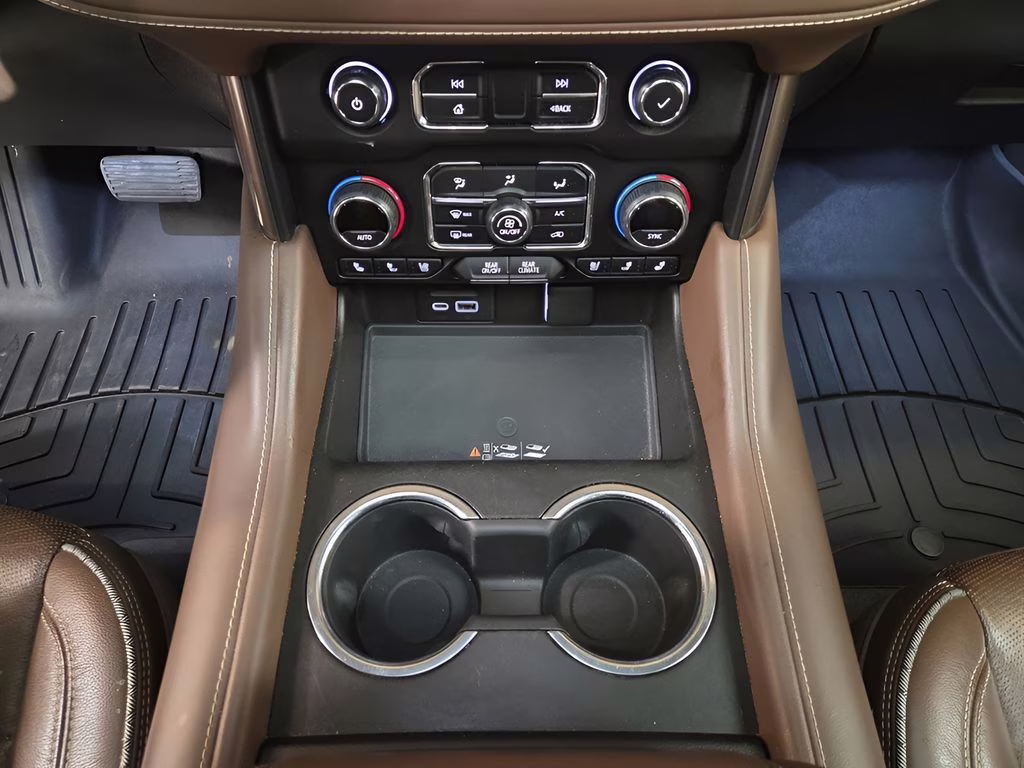2021 Iridescent Pearl Tricoat Chevrolet Suburban High Country 4X4 SUV