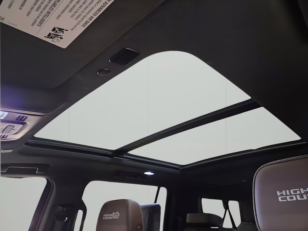 2021 Iridescent Pearl Tricoat Chevrolet Suburban High Country 4X4 SUV