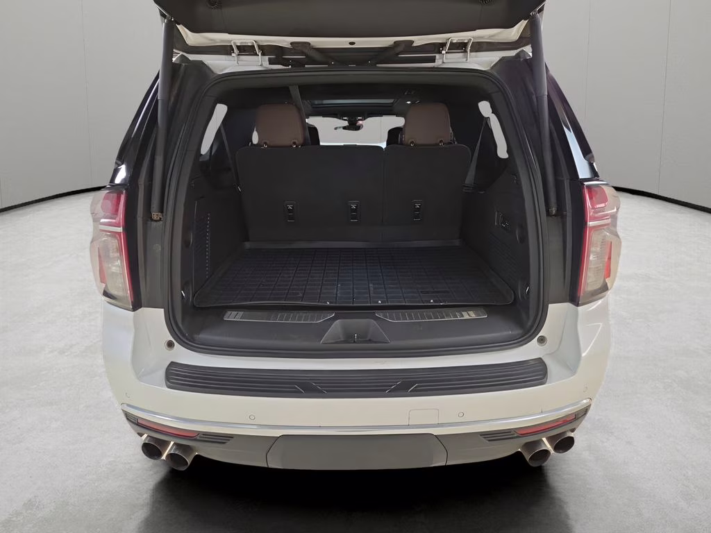 2021 Iridescent Pearl Tricoat Chevrolet Suburban High Country 4X4 SUV