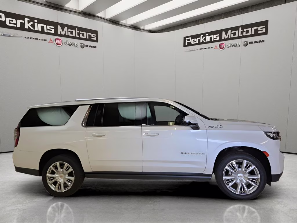 2021 Iridescent Pearl Tricoat Chevrolet Suburban High Country 4X4 SUV