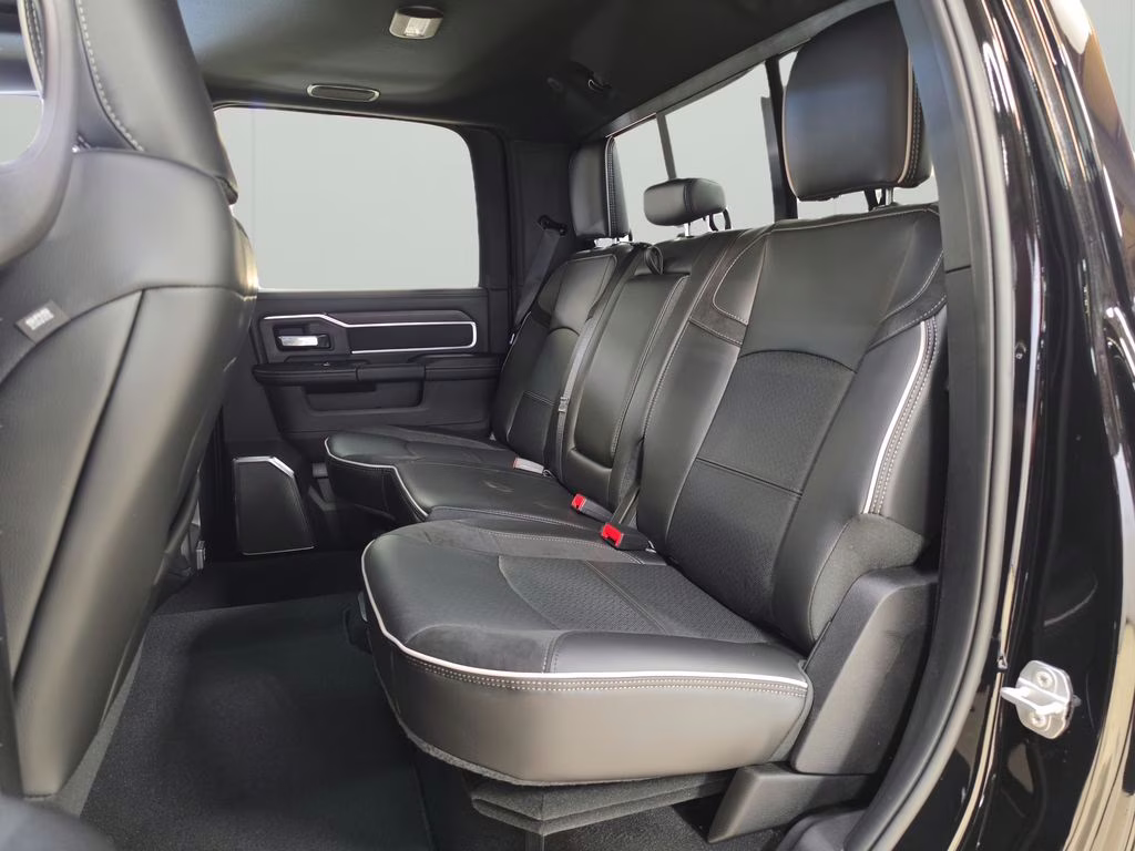 2026 Diamond Black Crystal Pearlcoat Ram 2500 Laramie 4X4 Truck