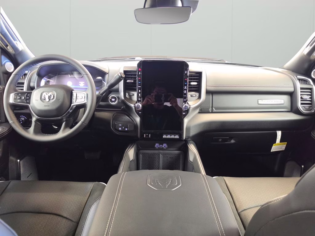 2026 Diamond Black Crystal Pearlcoat Ram 2500 Laramie 4X4 Truck