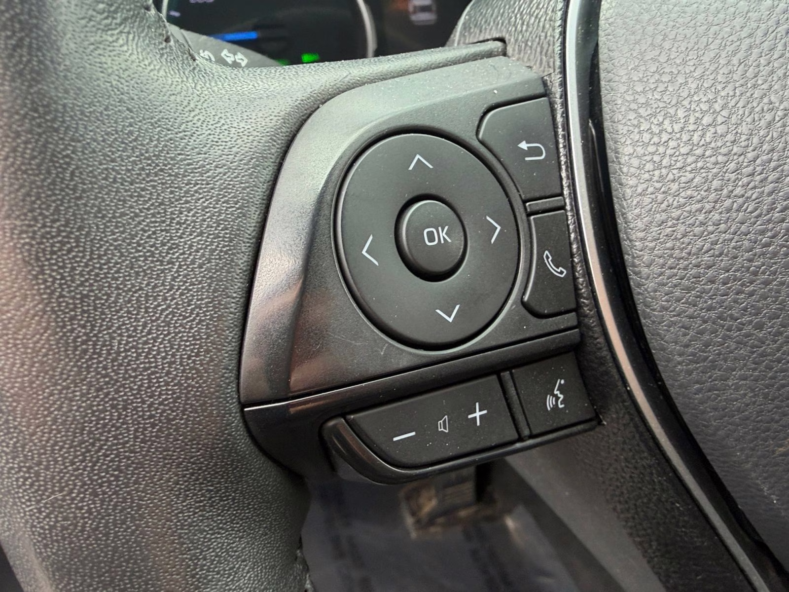 2021 Pearl Toyota RAV4 Hybrid XLE AWD SUV