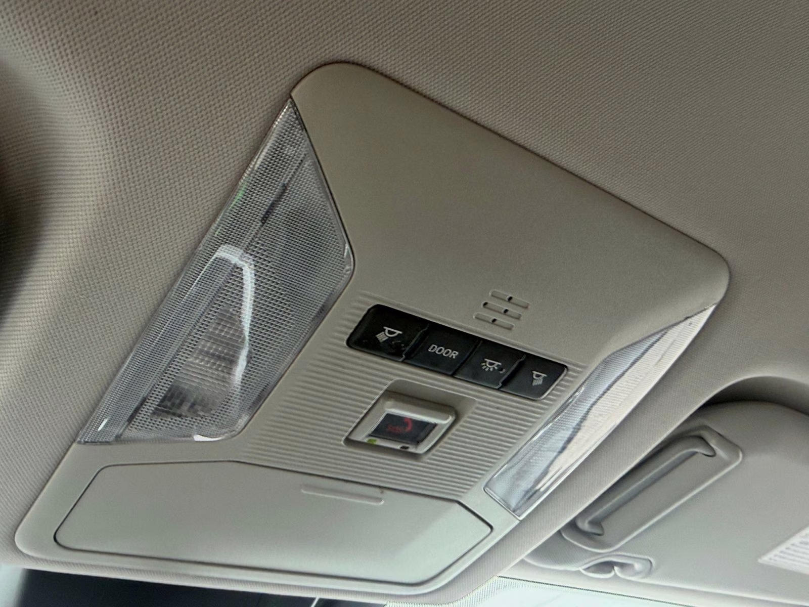 2021 Pearl Toyota RAV4 Hybrid XLE AWD SUV