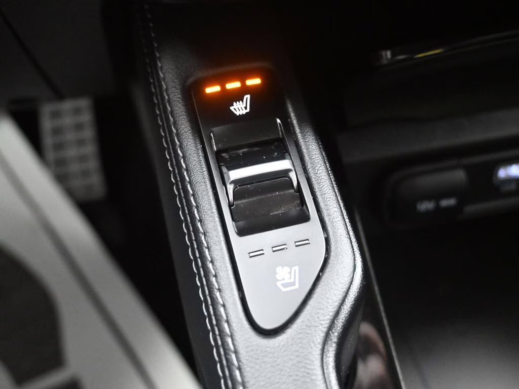 2024 Glacial White Pearl Kia Telluride SX AWD SUV