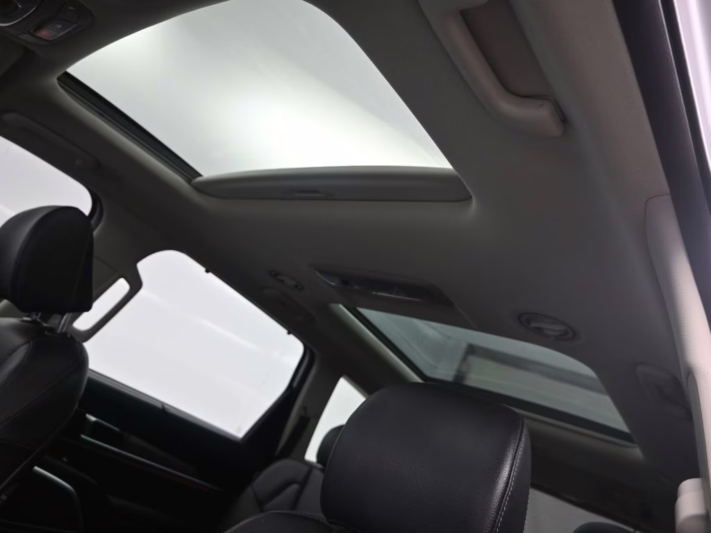 2024 Glacial White Pearl Kia Telluride SX AWD SUV