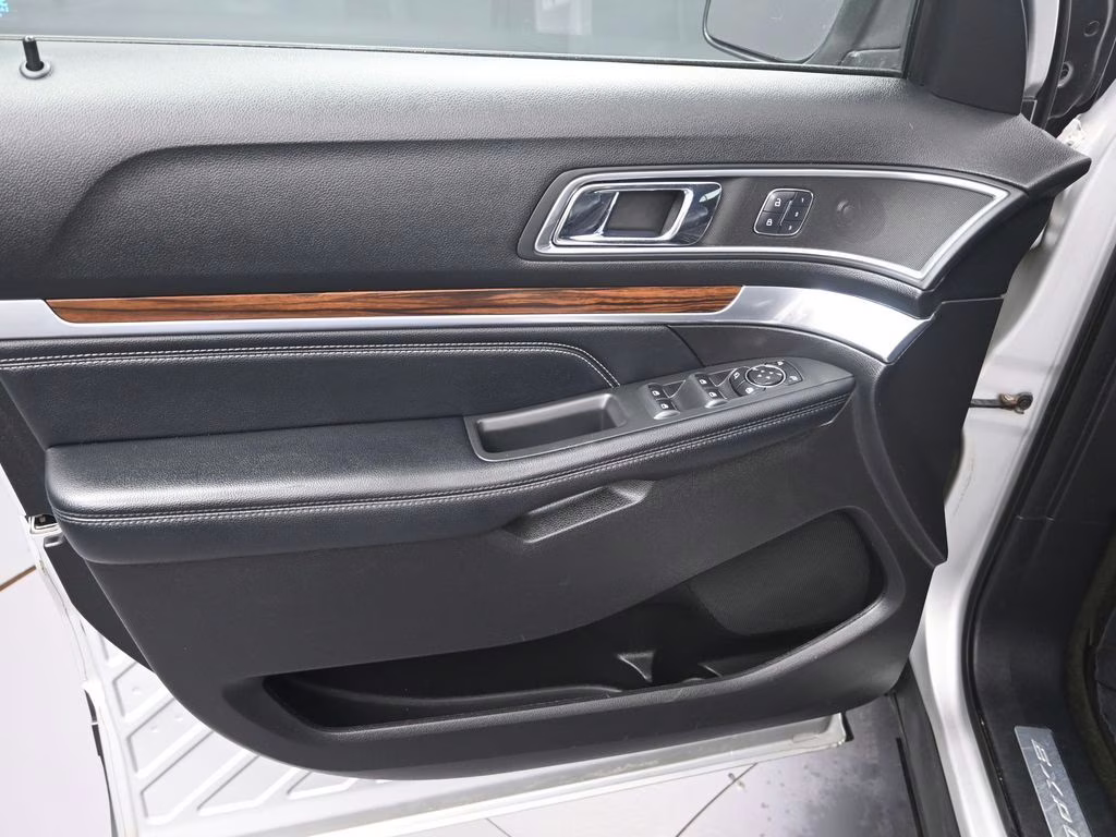 2017 Ingot Silver Ford Explorer Limited 4X4 SUV