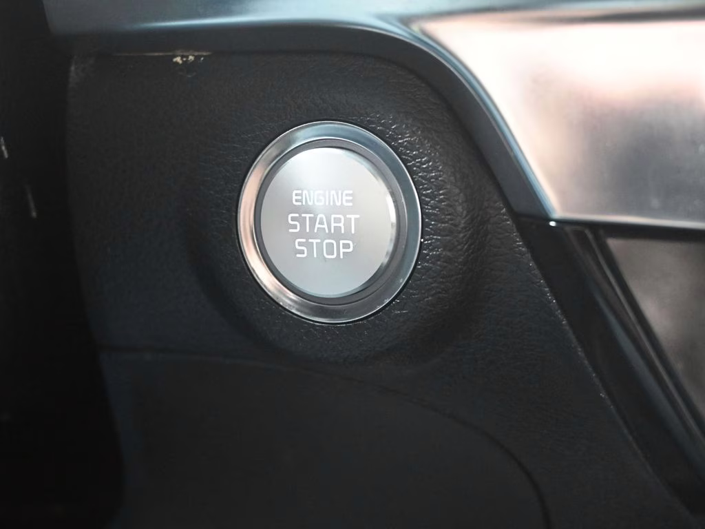 2024 Glacial White Pearl Kia Telluride SX AWD SUV