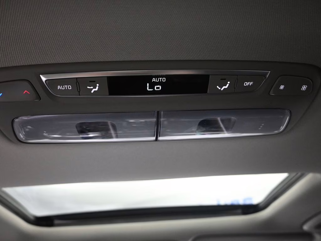 2024 Glacial White Pearl Kia Telluride SX AWD SUV