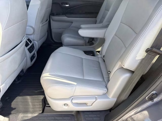 2021 Gray Honda Pilot Touring AWD SUV