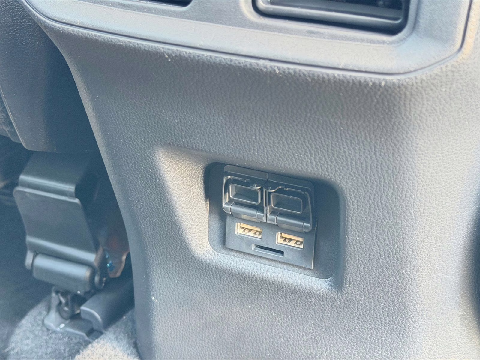 2021 Pearl Toyota RAV4 Hybrid XLE AWD SUV