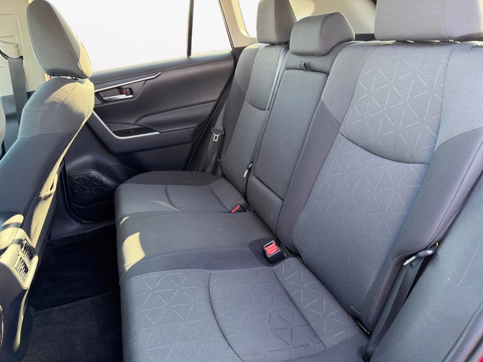 2021 Pearl Toyota RAV4 Hybrid XLE AWD SUV