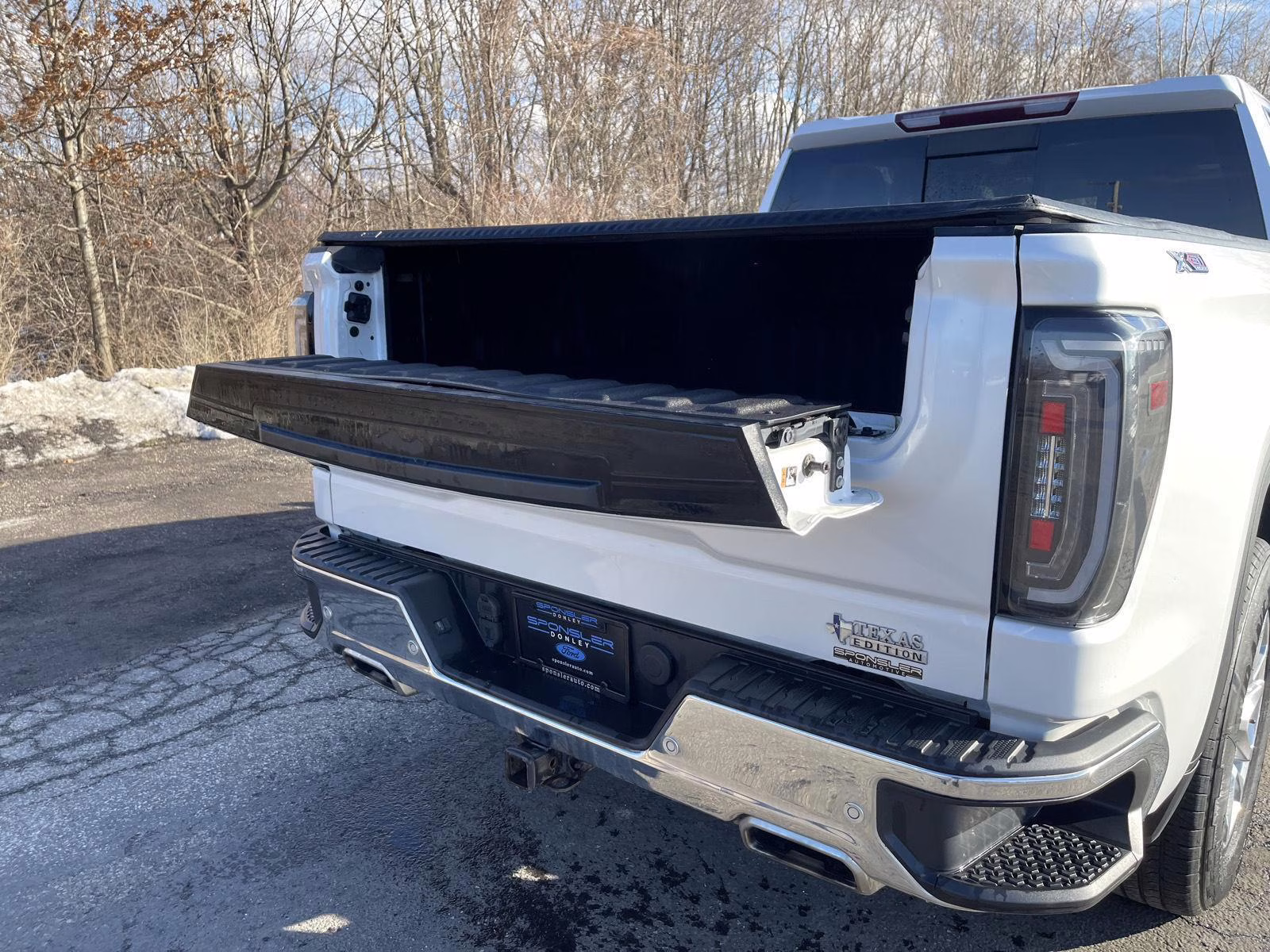 2021 White Frost Tricoat GMC Sierra 1500 SLT 4X4 Truck