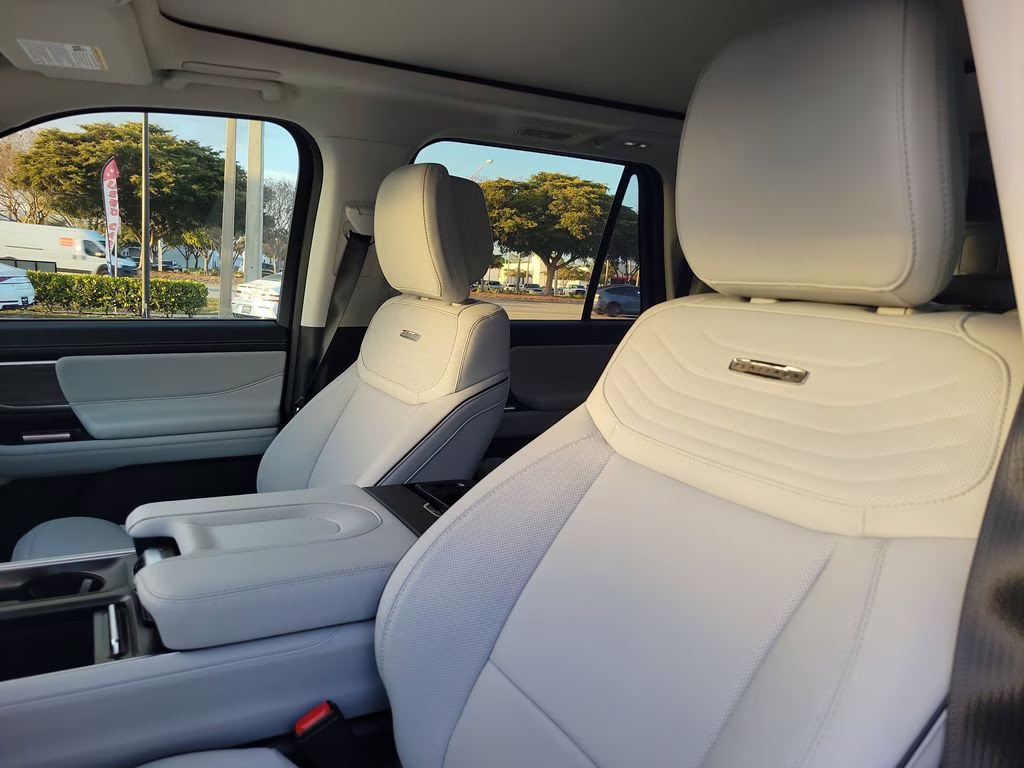 2026 STAR WHITE MET TRI-COAT Ford Expedition Max Platinum Max 4X4 SUV