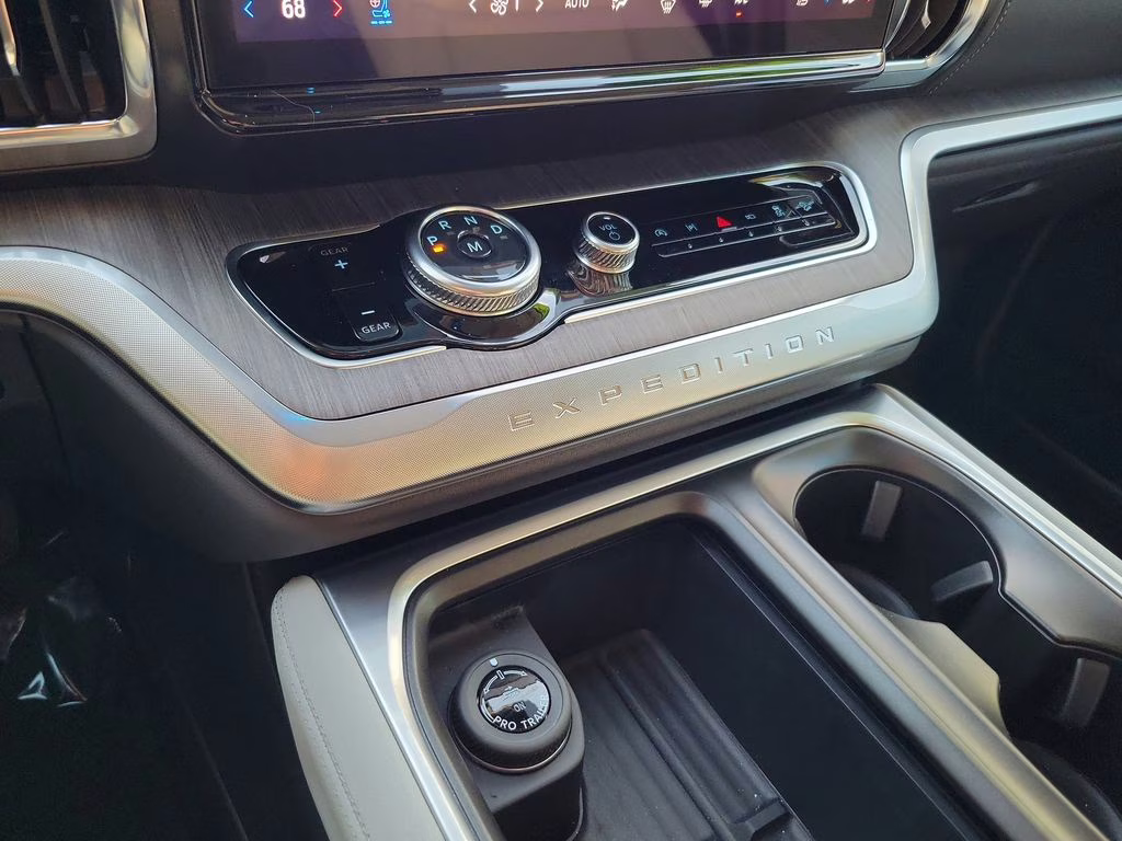 2026 STAR WHITE MET TRI-COAT Ford Expedition Max Platinum Max 4X4 SUV