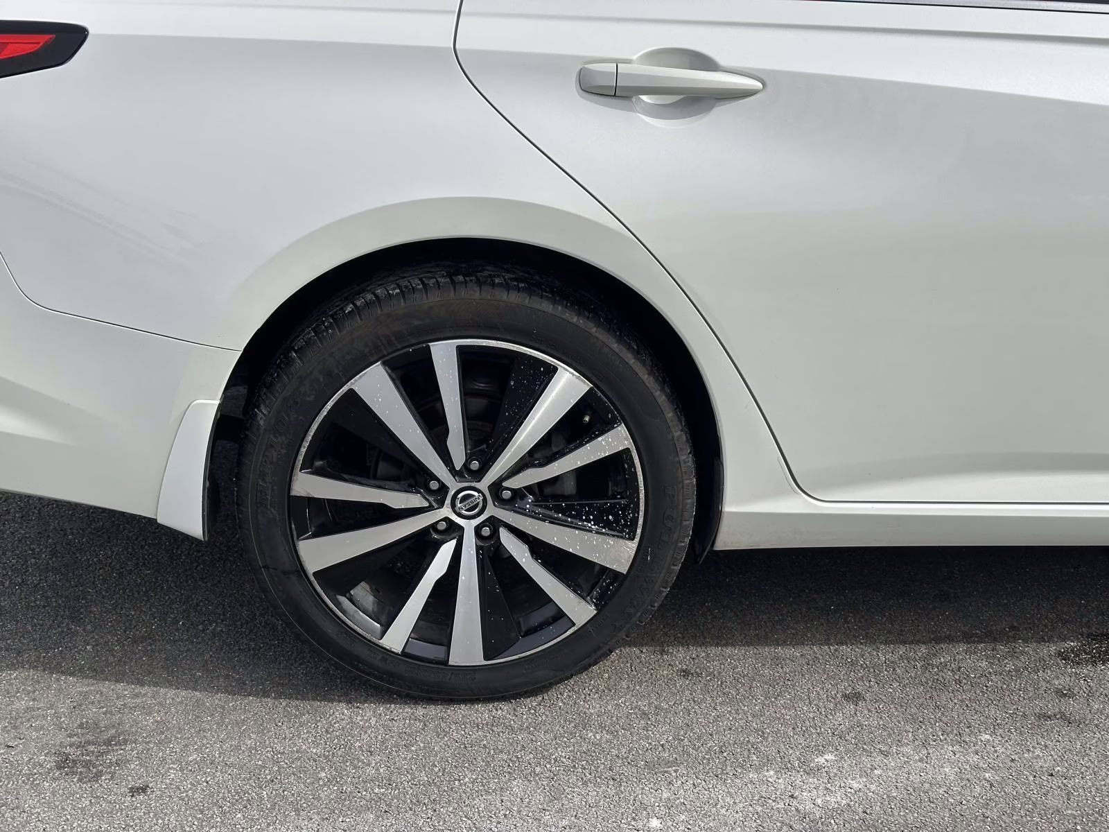 2020 Glacier White Nissan Altima 2.5 SR AWD Sedan AWD Sedan