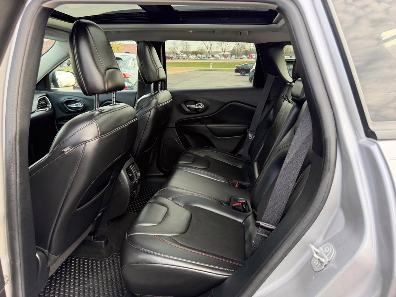 2020 Billet Silver Metallic Clearcoat Jeep Cherokee Trailhawk 4X4 SUV