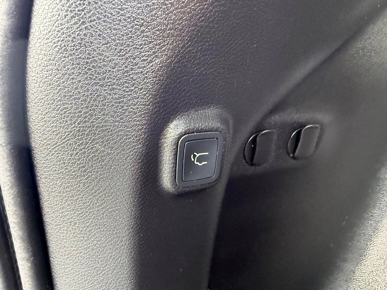 2020 Billet Silver Metallic Clearcoat Jeep Cherokee Trailhawk 4X4 SUV