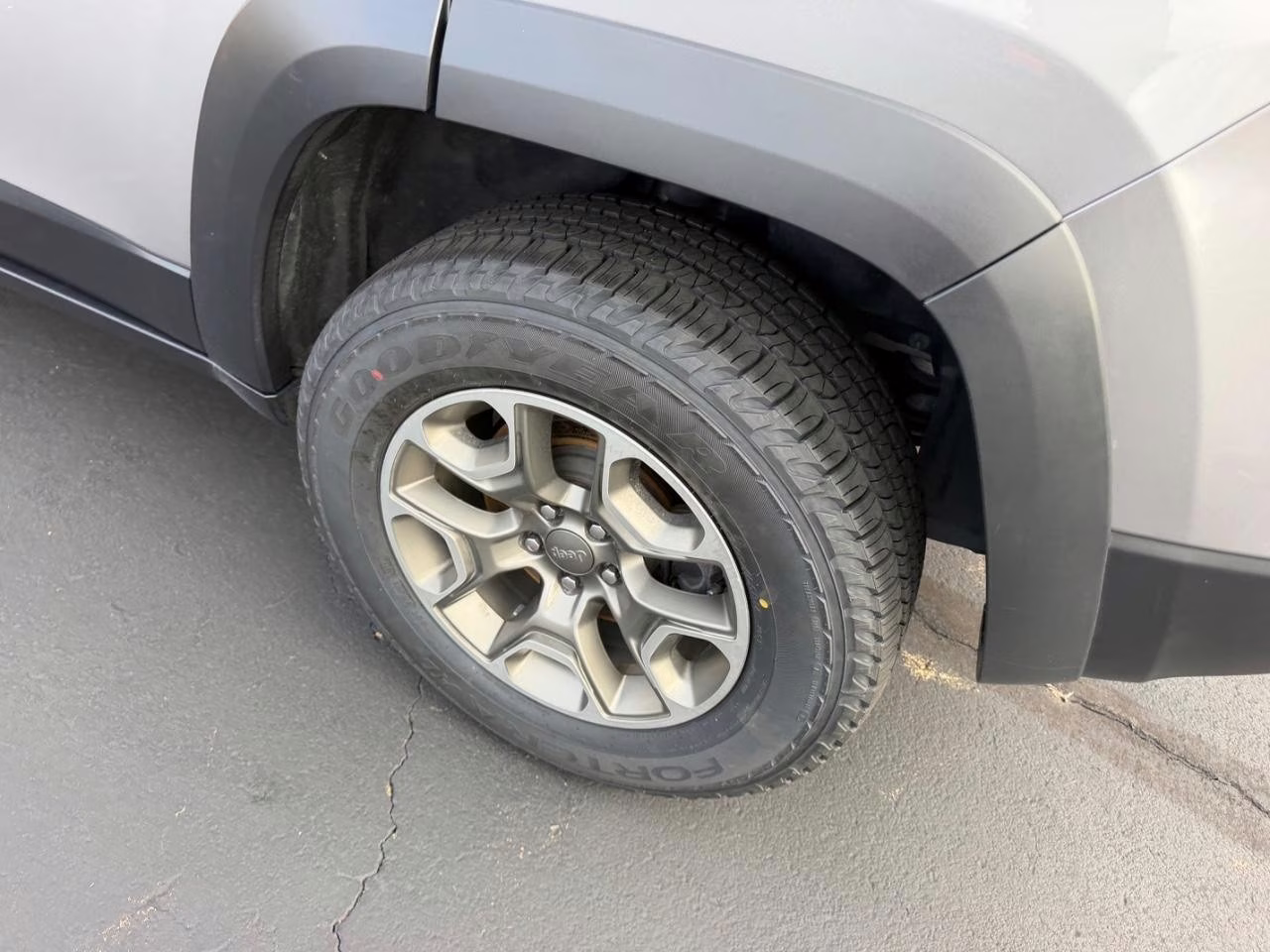 2020 Billet Silver Metallic Clearcoat Jeep Cherokee Trailhawk 4X4 SUV