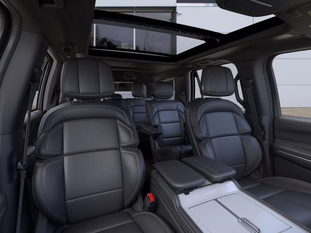 2025 White Metallic Lincoln Navigator Reserve 4X4 SUV